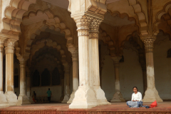 Agra Fort - Joshina is sitting between magnificient pillars